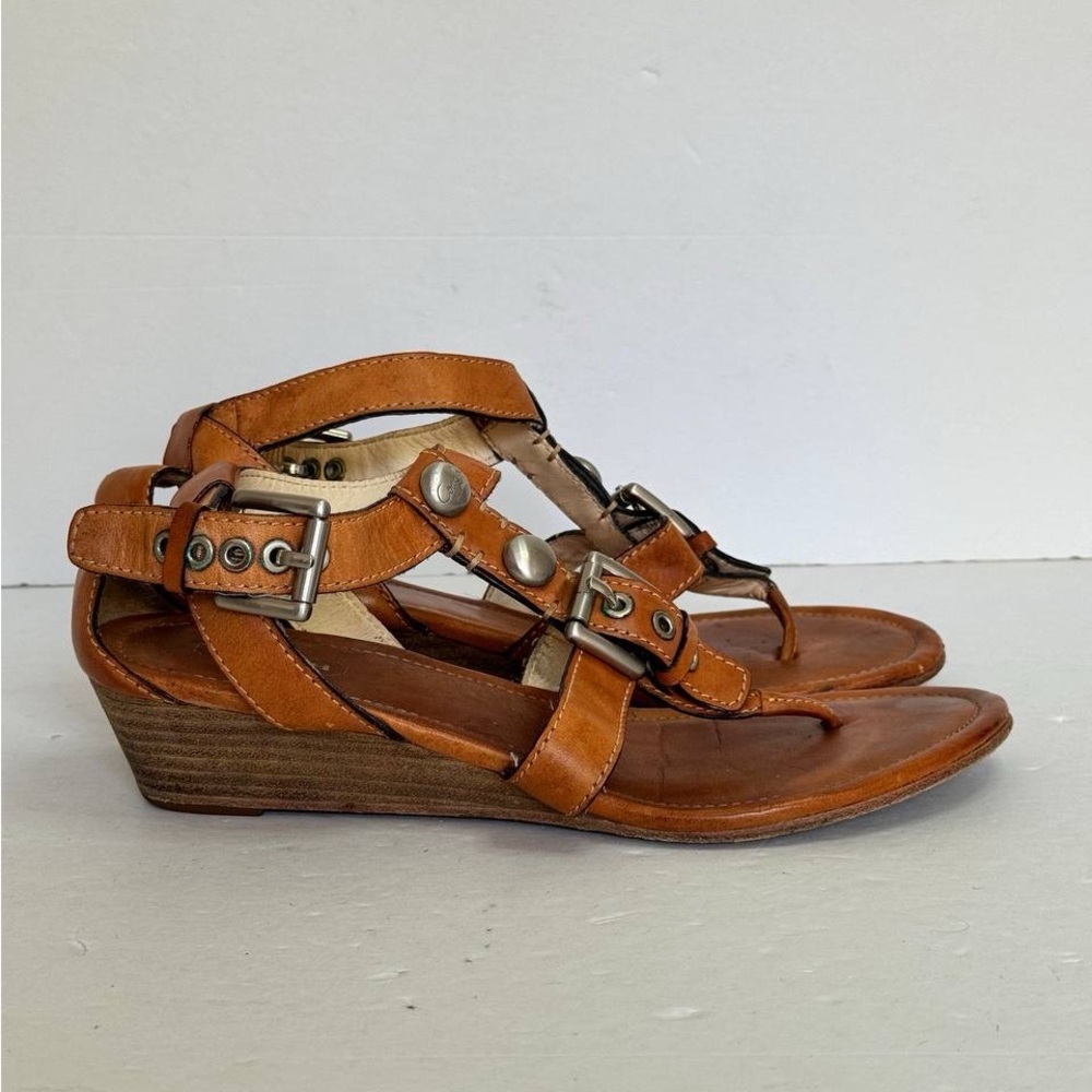 Coach Viktoria Caramel Brown Leather T-Strap Thong Strappy Wedge Sandals Size 7
